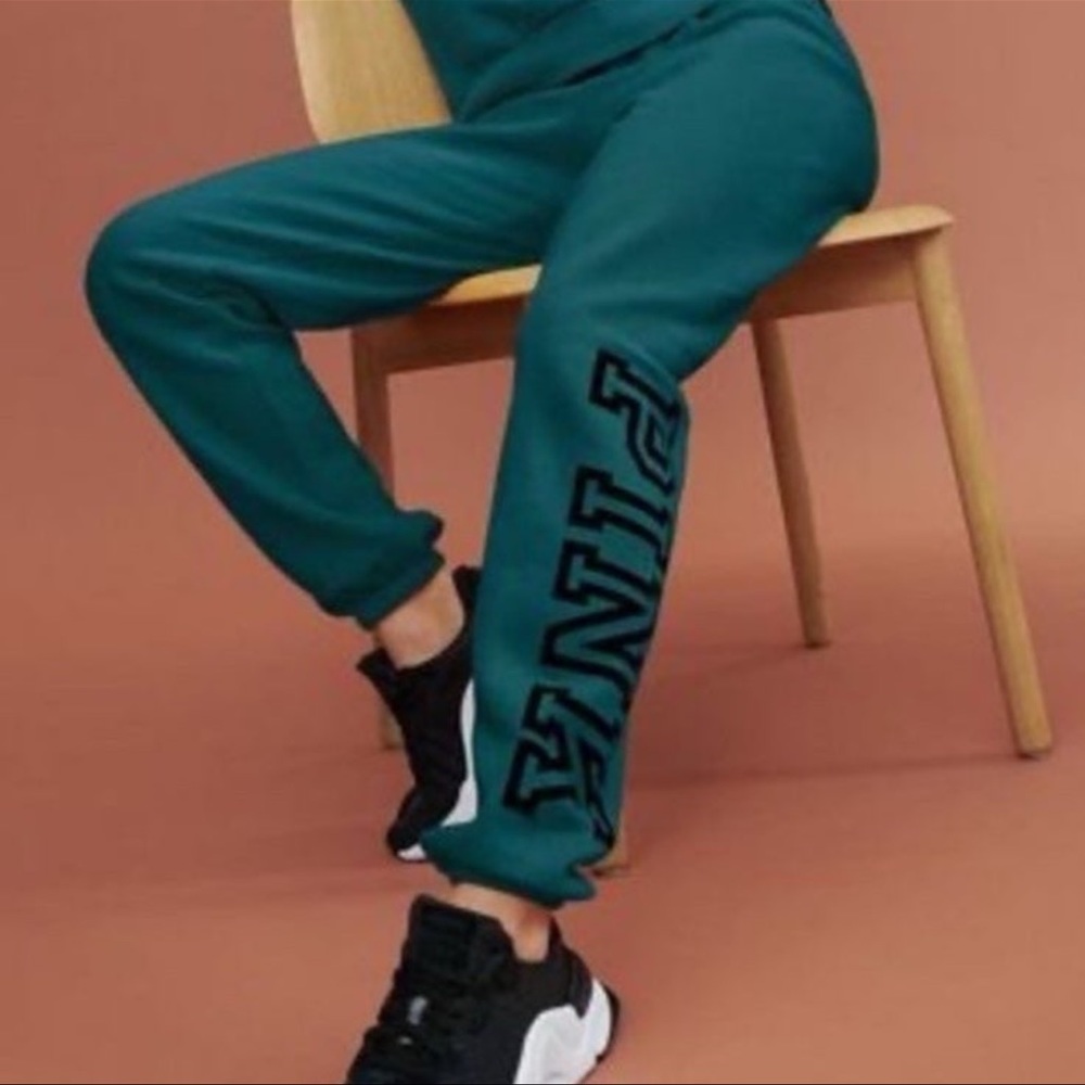 PINK VS CAMPUS PANTS